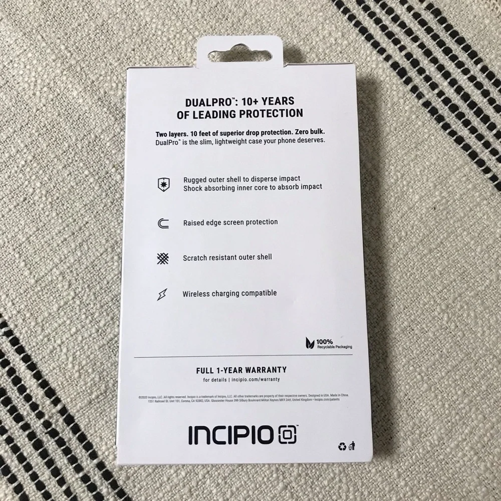 NWT INCIPIO / Black iPhone XR Dualpro Classic Phone Case